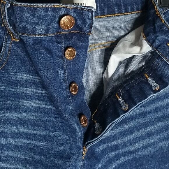 Forever 21 high rise denim shorts size 27 - Picture 3 of 3